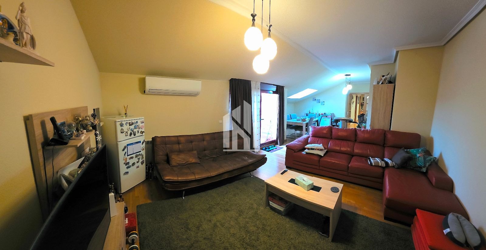Ático de tres habitaciones en venta en el Quiñón